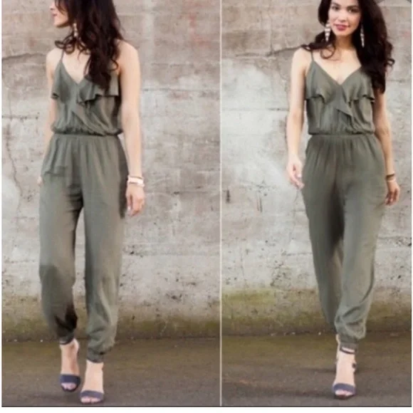 American Eagle Outfitters Army Green Jumpsuit MEDIUM - Picture 1 of 9
